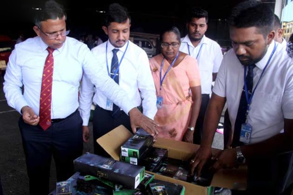 கொழும்பு துறைமுகத்தில் சிக்கிய கோடிக்கணக்கான போதைப்பொருள் | Drugs Worth 16 Crores Are Seized At The Port