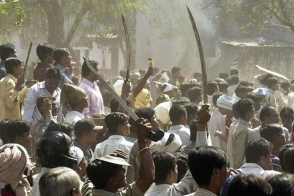 நாட்டை உலுக்கிய பில்கிஸ் பானு பலாத்கார வழக்கு - 11 குற்றவாளிகளும் விடுதலை! - தமிழ்நாடு