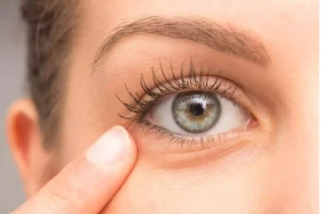 கண்கள் அடிக்கடி துடிக்கின்றதா? அலட்சியமாக இருக்காதீங்க காரணத்தை மட்டும் தெரிஞ்சிக்கோங்க