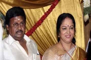 விவாகரத்து பெற்று வாழும் பிரபலங்கள் ராமராஜன்-நளினி மகளை பார்த்துள்ளீர்களா?