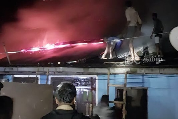 லிந்துலையில் தீ விபத்து - 10 வீடுகள் தீக்கிரை | Fire In Lindhula 10 Houses Damaged