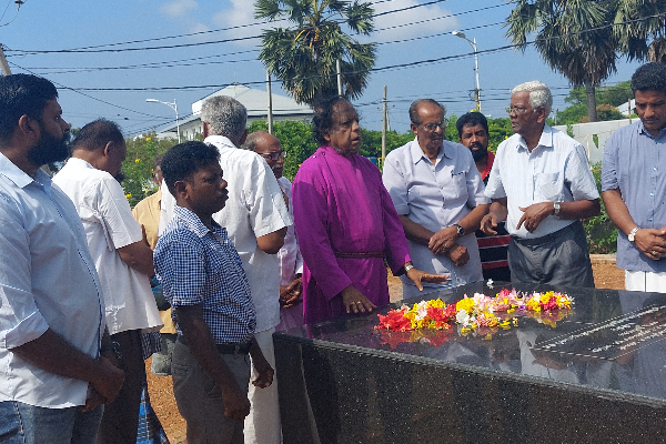 யாழில் நடைபெற்ற தந்தை செல்வாவின் 125 ஆவது பிறந்த தின நிகழ்வு! | Tna Arrangement Selva 125 Th Birthday Event Jaffna