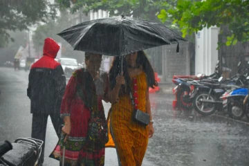 தமிழகத்தில் அடுத்த 6 நாட்கள் வரை மழை பெய்யும்- வானிலை மையம் தகவல்
