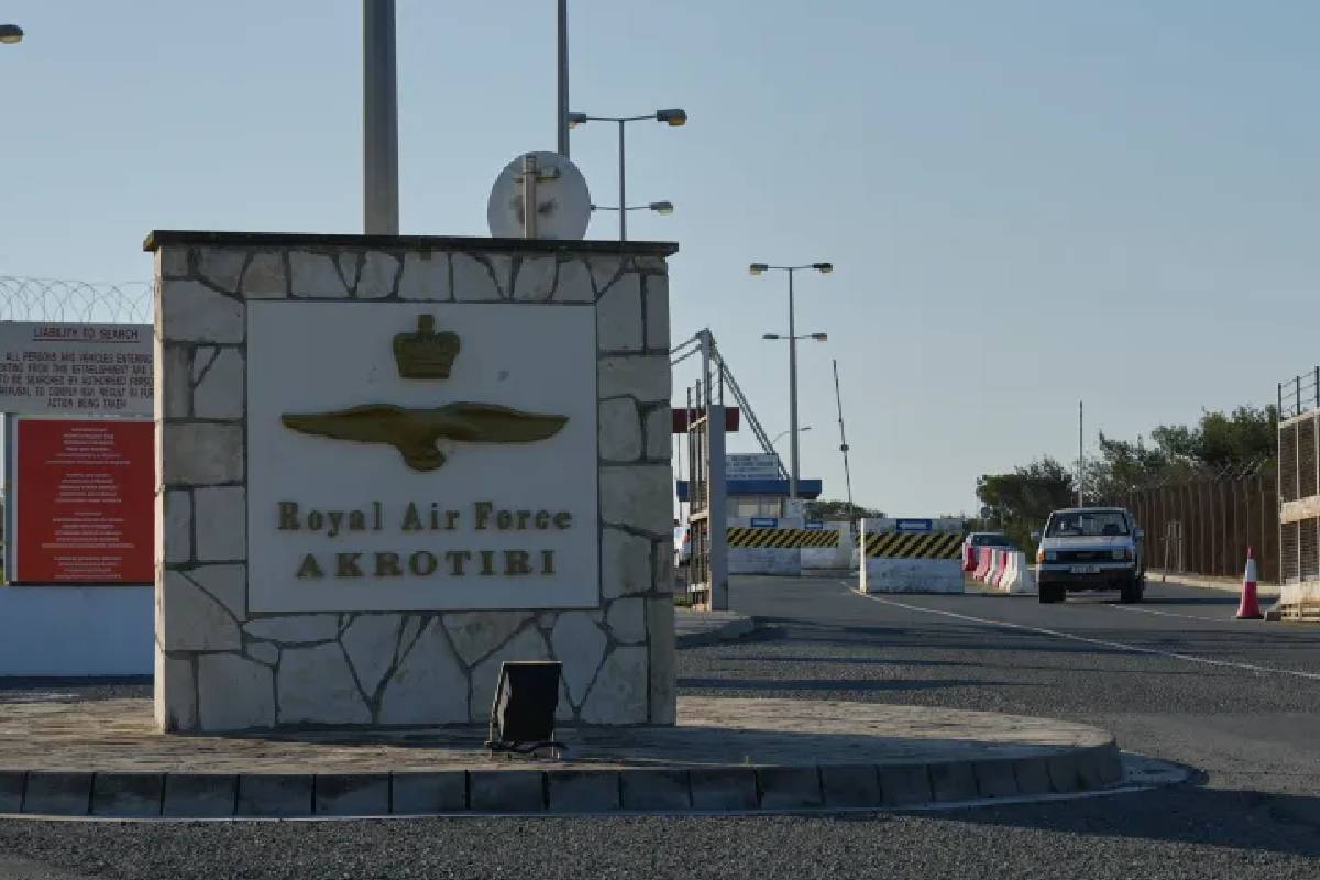 பிரித்தானிய விமானப்படைத் தளத்தில் ஈரான் ட்ரோன் தாக்குதல் | Iran Drone Attack On British Air Base பிரித்தானிய விமானப்படைத் தளத்தில் ஈரான் ட்ரோன் தாக்குதல் | Iran Drone Attack On British Air Base