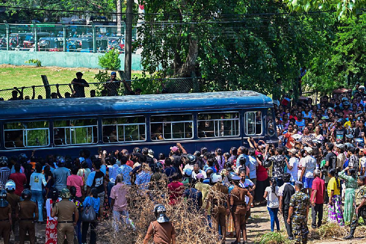 2029ஆம் ஆண்டு நாமலின் ஆட்சி உறுதி - மக்கள் சந்திப்பில் முழக்கமிட்ட பொதுஜன பெரமுன | Namal Rule Assured 2029 Podujana Peramuna Slogans 2029ஆம் ஆண்டு நாமலின் ஆட்சி உறுதி - மக்கள் சந்திப்பில் முழக்கமிட்ட பொதுஜன பெரமுன | Namal Rule Assured 2029 Podujana Peramuna Slogans