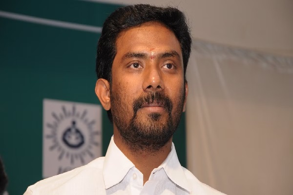உயர் நீதிமன்றம் அதிரடி தீர்ப்பு - நாடாளுமன்ற உறுப்பினர் பதவியை இழந்தார் ஓபிஎஸ் மகன் | Mp O P Ravindranath Victory Is Not Valid