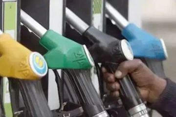 சென்னையில் பெட்ரோல் விலை ஒரு லிட்டர் 93 ரூபாயைத் தாண்டி உயர்ந்தது!