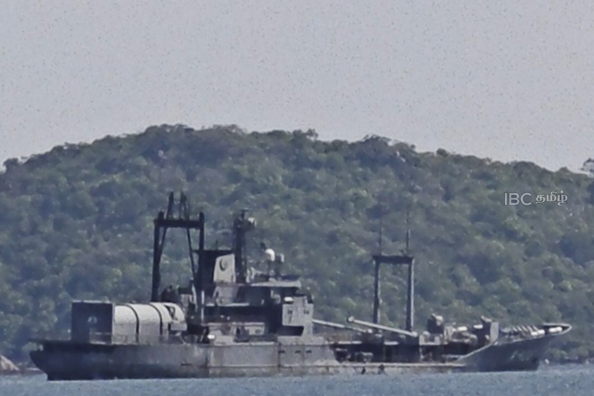 திருகோணமலையில் நங்கூரமிடப்பட்ட ஈரானிய போர்க்கப்பல்! | Iranian Warship Anchored In Trincomalee