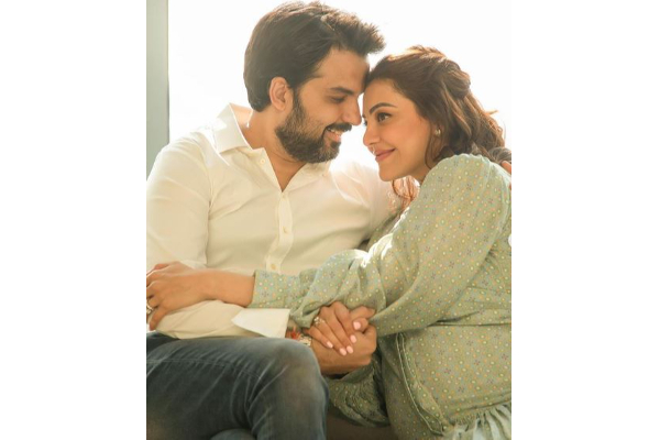 கணவருடன் தனது மகன் புகைப்படத்தை முதன்முறையாக வெளியிட்ட நடிகை காஜல் அகர்வால்- செம வைரல் | Kajal Agarwal Shares Photo Of Her New Born