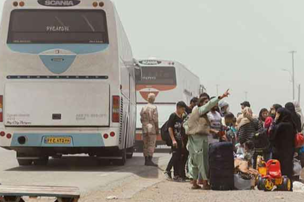 கோர விபத்தில் சிக்கி தீப்பற்றி எரிந்த பேருந்து - 71 பேர் பலி | Bus Catches Fire In Crash 71 People Killed