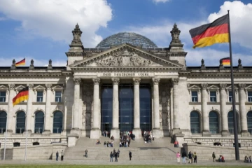 சடலங்கள்போல் நடித்த உக்ரேனியர்கள்!