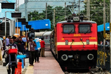 47 மணி நேரத்தில் சுமார் 2,900 கி.மீ பயணம்; 21 நிறுத்தங்கள் - திருக்குறள் எக்ஸ்பிரஸ் தெரியுமா?