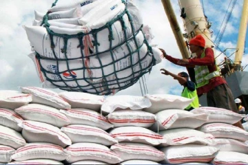 அரிசி இறக்குமதியை இடைநிறுத்தவும்..! பாதுகாப்பு அமைச்சிடம் கோரிக்கை