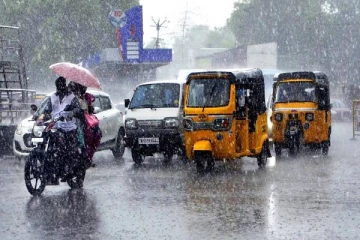 கனமழையால் 4 மாவட்ட பள்ளி, கல்லுாரிகளுக்கு விடுமுறை அறிவிப்பு