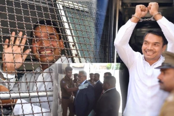 நீல பேருந்தில் நீதிமன்றம் வந்து மீண்டும் சிறைக்கு சென்ற நாமல் ராஜபக்ச