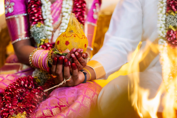 தமிழர் பகுதியில் அதிர்ச்சி ; மாப்பிள்ளையின் வயதை கேட்டு 23 வயது யுவதி விபரீத முடிவு! | Groom Is 15 Years Older A 23 Year Old Girl Death