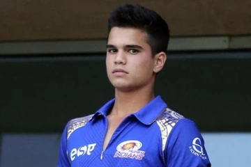 டெண்டுல்கர் மகன் அர்ஜுனுக்கு பதிலாக புதிய வீரரை சேர்த்த மும்பை அணி! என்ன காரணம்?