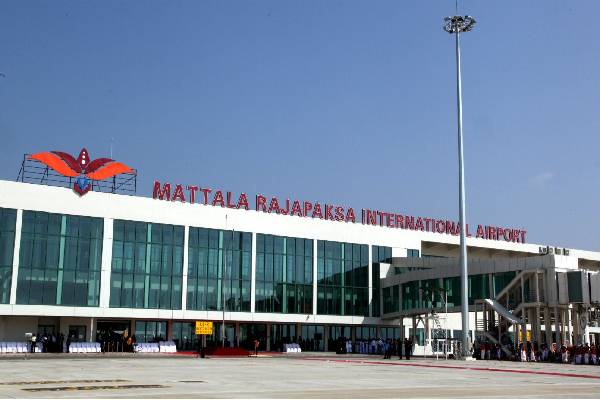 உலகின் வெறுமையான விமான நிலையம் எங்குள்ளது தெரியுமா? வியக்க வைக்கும் பின்னணி! | The World S Emptiest Airport Mria Full History