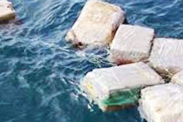 தங்காலை கடற்பரப்பில் மிதந்த போதைப்பொருள் பொதிகள் | Drug Haul Found On Tangalle Beach