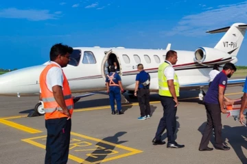 யாழ் சர்வதேச விமான நிலையத்திற்கு வந்த முதல் மருத்துவ விமானம் !