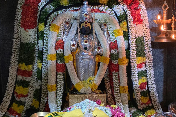 வாழ்க்கையில் வெற்றிகள் பெற வேண்டுமா- வியாழக்கிழமை இவரை பற்றிக்கொள்ளுங்கள் | Worshiping Guru Bagavan On Thursday In Tamil