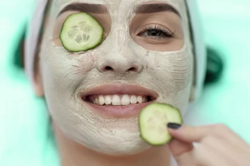 முகத்தில் படியும் அழுக்குகளை எளிய முறையில் அகற்ற வேண்டுமா? இதோ சில வழிகள்