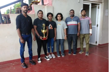 வடமாகாண பளுதூக்கும் போட்டியில் வெற்றி பெற்ற வீராங்கனைகள் (Photos)