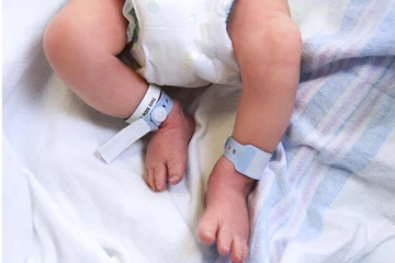 உலகில் 800 ஆவது கோடியாக பிறந்த குழந்தை; எந்த நாட்டில் தெரியுமா?