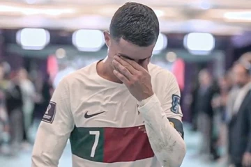 நொறுங்கிய கனவு... உடைந்து அழுத ரொனால்டோ! இதயத்தை உருக்கிய கண்ணீர் காட்சி