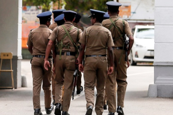 மருதமுனை பகுதியில் அதிகரித்துவரும் திருட்டு சம்பவங்கள்! பொதுமக்களுக்கு பொலிஸார் எச்சரிக்கை | Increasing Theft Maruthamunai Area Police Warning