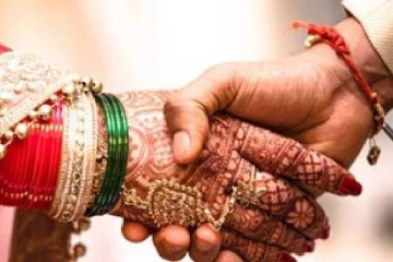 இலங்கையில் திருமணத்தின் மூலம் பெற்றோருக்கு அதிர்ச்சியளித்த யுவதி