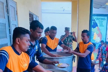 ගංවතුරින් විපතට පත්වුවන් මුදවා ගැනීමට හමුදාවෙන් සහන
