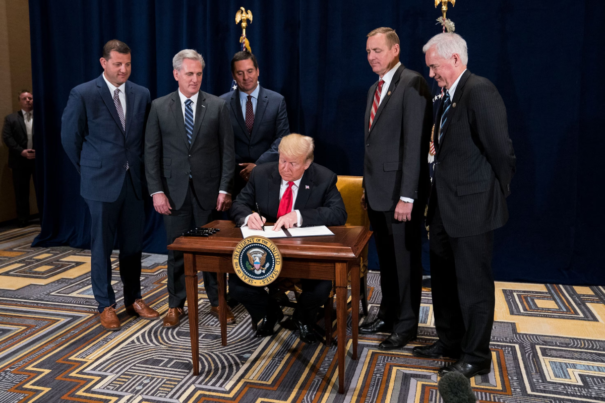 போப் லியோ - ட்ரம்ப் இடையே வலுக்கும் மோதல் : வெடித்த புதிய சர்ச்சை | Trump Has Renewed His Criticism Of The Pope Leo