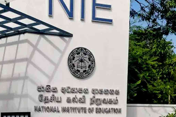 சதித்திட்டம் நடந்ததா..! வெளியான தரம் 6 பாடத்திட்டத்தின் சிக்கலுக்கான காரணம் | Grade 6 English Module Issue Officials Suspended