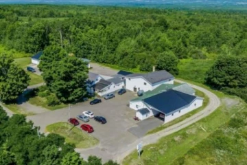 கனடாவில் தீப்பிடித்து எரிந்த வீட்டில் இருந்து கிடைத்த பெண் சடலம்!