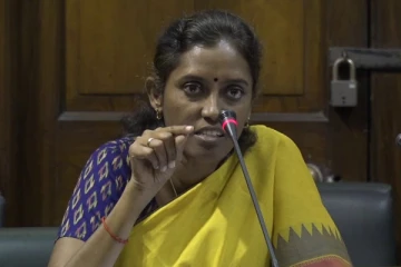 வேற்றுமையில் ஒற்றுமையை மதிப்போம், ஆனால் ஹிந்தி வேண்டாம்- ஜோதிமணி எம்.பி ஆவேசம்