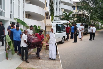 திருகோணமலைக்கு கொண்டு செல்லப்பட்ட மறைந்த சம்பந்தனின் பூதவுடல்