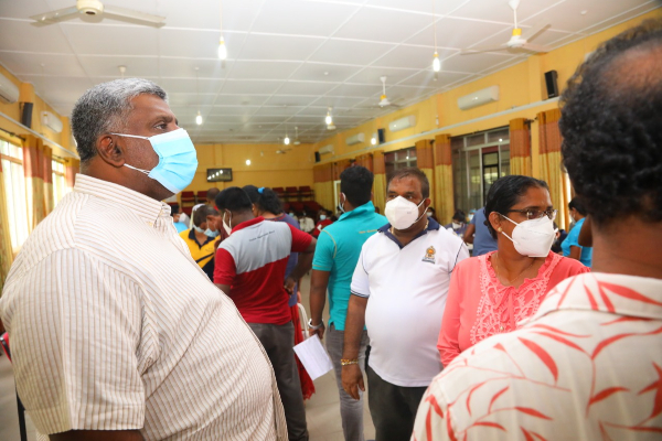 ගම්පහ දිස්ත්‍රික්කයට  තවත් සිනොෆාම් කොවිඩ් එන්නත් 110,000 ක්..... | Srilanka Health