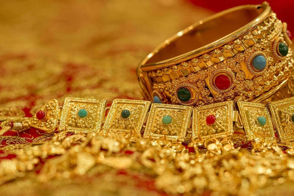 மக்களுக்கு மகிழ்ச்சியை ஏற்படுத்திய தங்கத்தின் விலை! | The Price Of Gold Made People Happy
