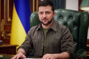 தனது வருவாய் குறித்து வெளிப்படையாக அறிவித்த ஜனாதிபதி ஜெலென்ஸ்கி