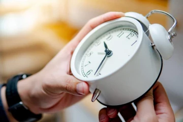 சுவிற்சர்லாந்தில் சனிக்கிழமை முதல் குளிர்கால நேர மாற்றம்!