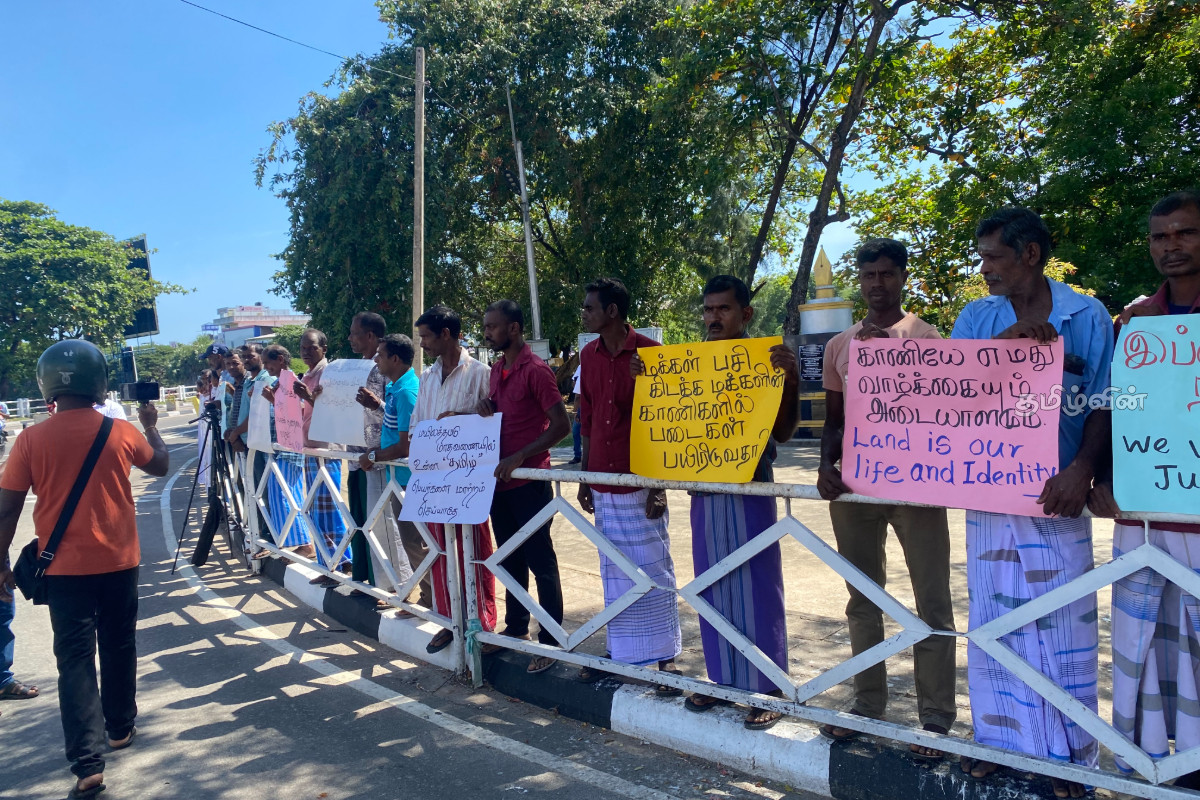 கால்நடைகளுக்கான மேய்ச்சல்தரைகள் ஆக்கிரமிப்பு! போராட்டத்தில் இறங்கிய மக்கள் | Protest At Mayilathamadu Madhavanai கால்நடைகளுக்கான மேய்ச்சல்தரைகள் ஆக்கிரமிப்பு! போராட்டத்தில் இறங்கிய மக்கள் | Protest At Mayilathamadu Madhavanai