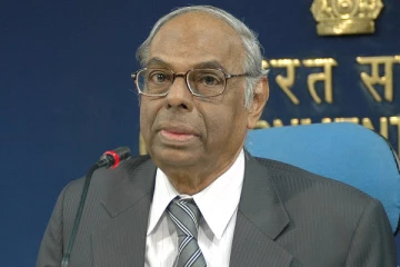 வேலை வாய்ப்புகள் இல்லாத வளர்ச்சி வீணானது: முன்னாள் RBI ஆளுநர் கருத்து