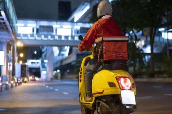 சிறுமி சொன்ன ஒரே பொய்: டெலிவரி பாய்க்கு நேர்ந்த கொடூரம்! சிசிரிவியில் அம்பலமான உண்மை | 8 Year Old Girl Told Lie Delivery Mat Bangalore