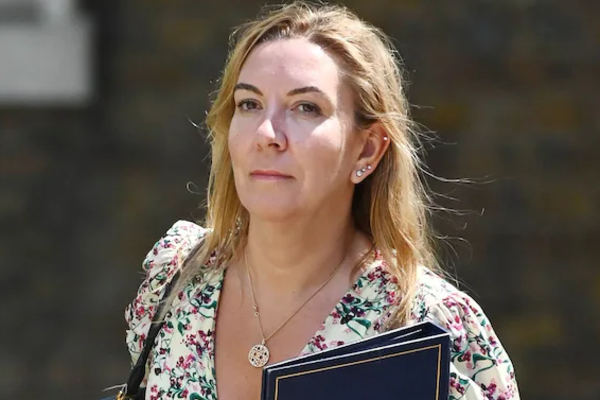 பிரித்தானியாவின் அமைச்சரவை செயலாளராக அந்தோனியா ரோமியோ நியமிக்கப்படுவதில் சர்ச்சை | British Cabinet