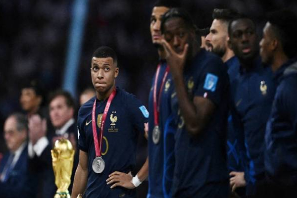 FIFA கால்பந்து உலகக்கோப்பை: யாருக்கு எவ்வளவு பரிசு? முழு விபரம் இதோ... | Fifa Football Worldcup How Much Gift To Whom