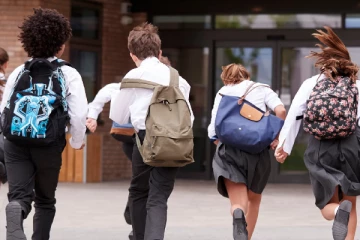 கனடாவில் கைத்துப்பாக்கியுடன் பாடசாலை சென்ற மாணவன்