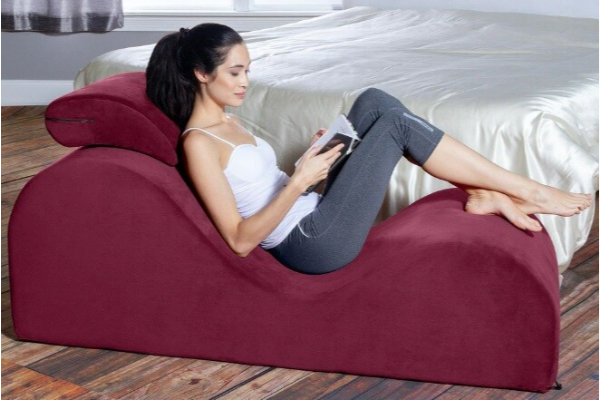 ෆෝන් බලන්න බෑ.. නිදාගන්නත් බෑ.. අමුතු ඇඳක් ගැන දැනගමුද? | What Is A Sex Bed Tantra Sofa Explained