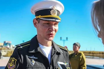 புடினுடைய கடற்படை தளபதி பட்டப்பகலில் மர்ம நபரால் சுட்டுக்கொலை!