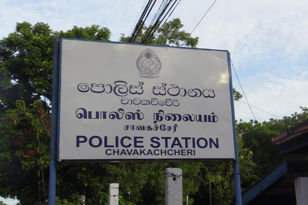 சாவகச்சேரி நகராட்சி மன்ற உபதலைவருக்கு எதிராக பொலிஸில் முறைப்பாடு செய்த பெண்! | Woman Complaint Chava Council Vice Chairman
